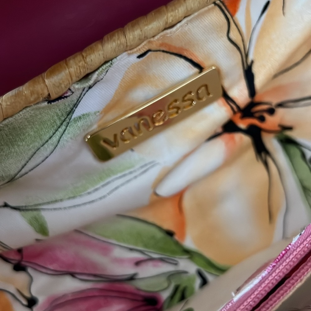 NWT Vanessa Straw Clutch w/ Floral Interior - Picture 3 of 10